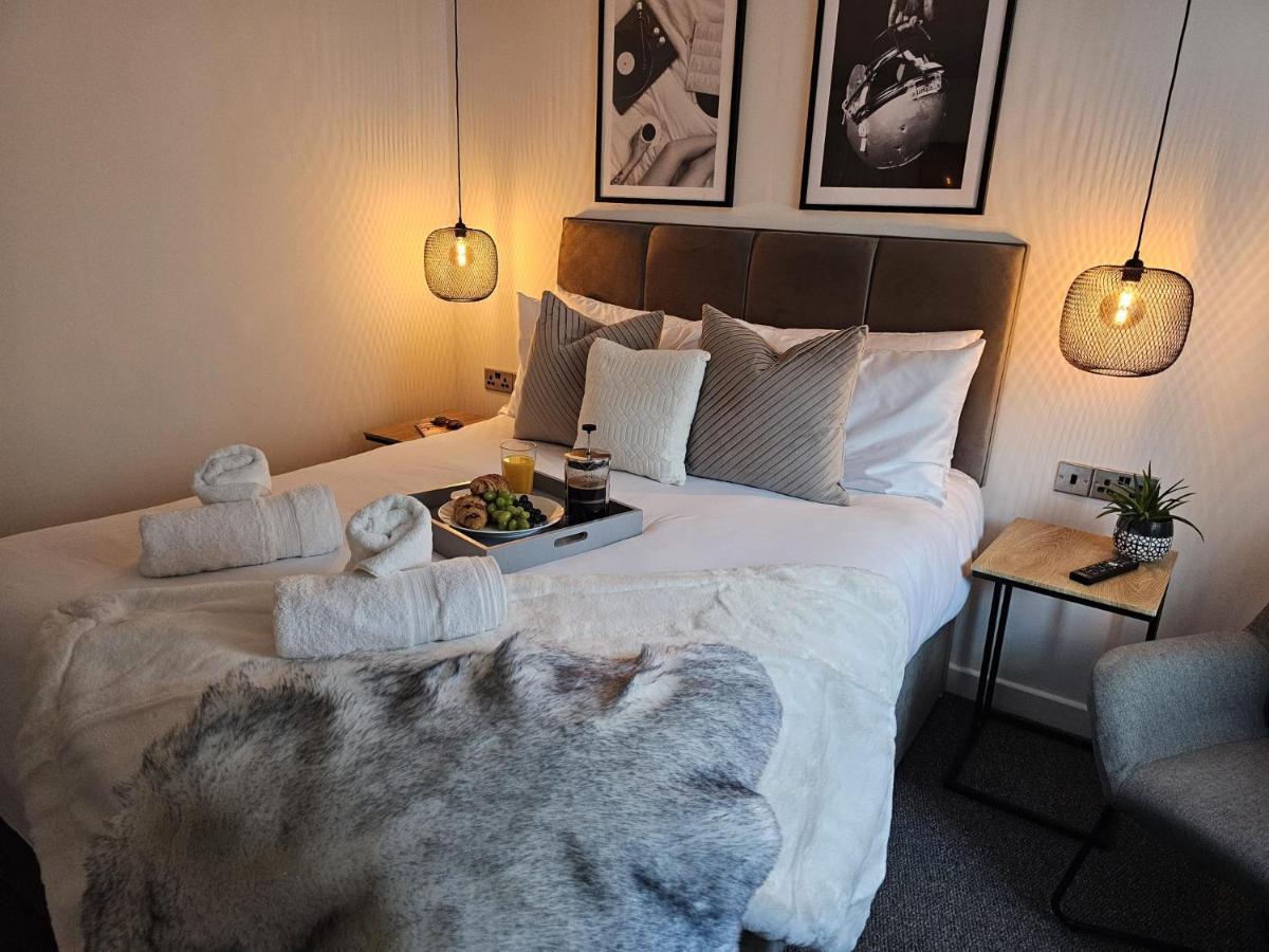 Boujis Central Plymouth Apartment - Sleeps 4 - Habita Property Bagian luar foto