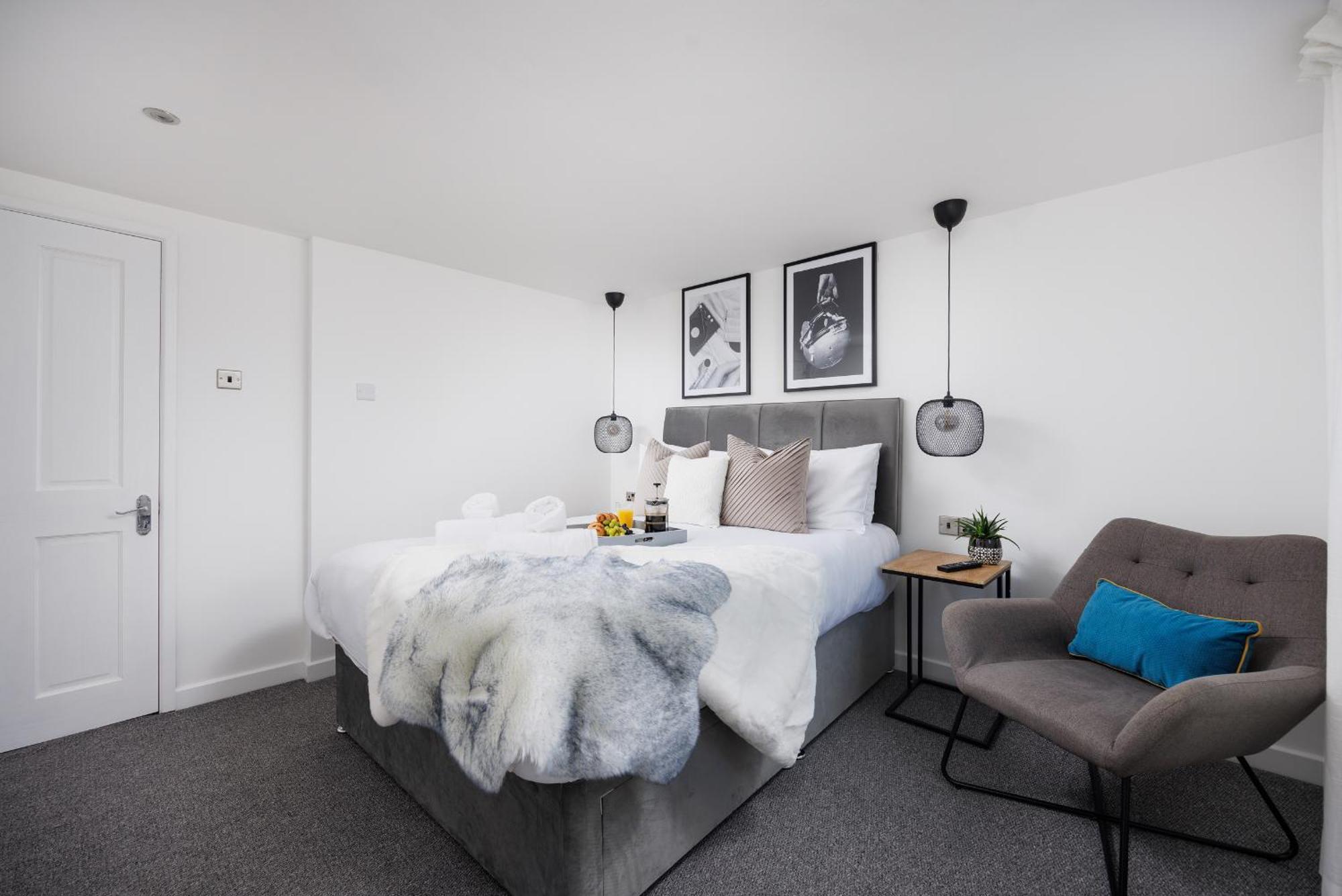 Boujis Central Plymouth Apartment - Sleeps 4 - Habita Property Bagian luar foto