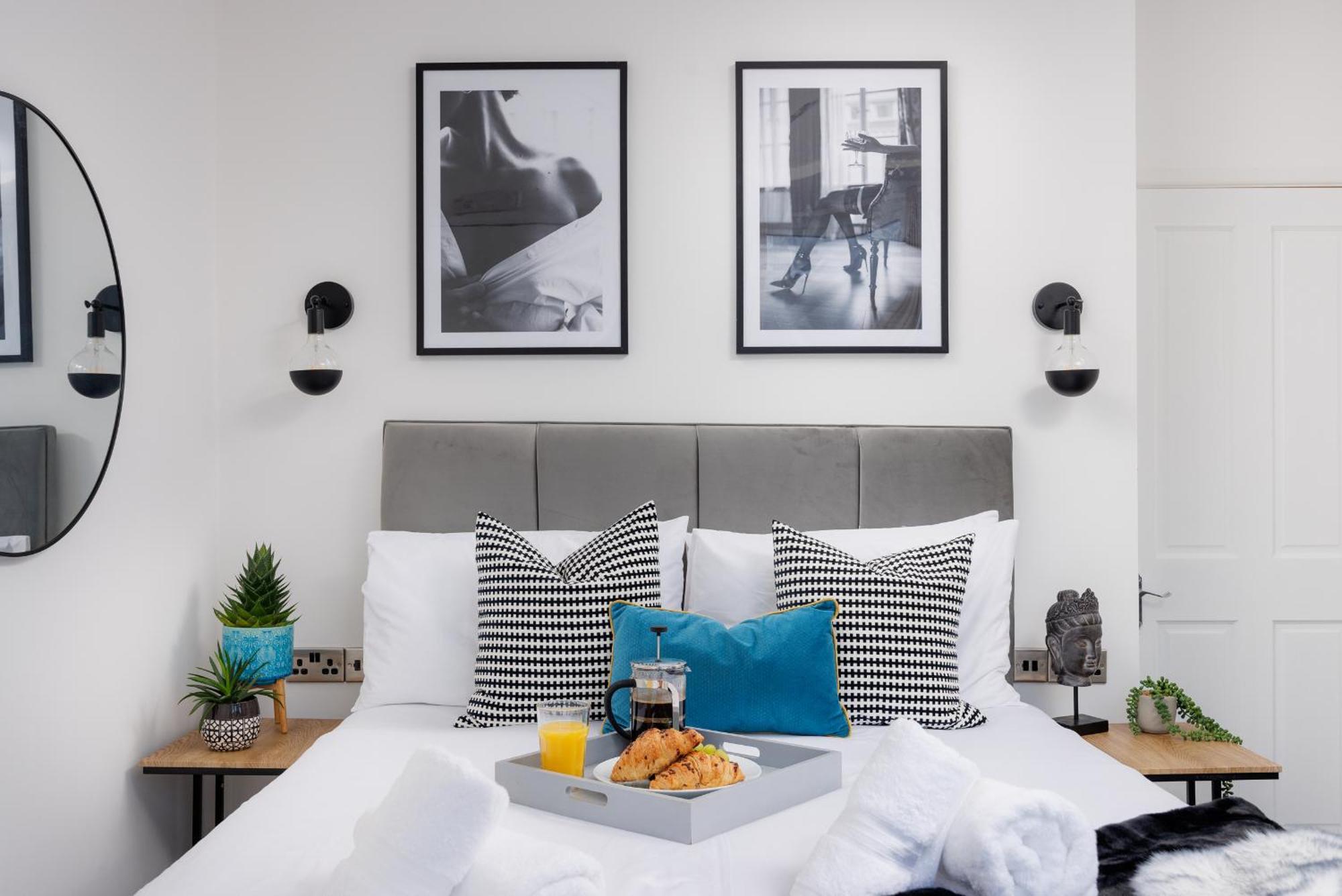Boujis Central Plymouth Apartment - Sleeps 4 - Habita Property Bagian luar foto