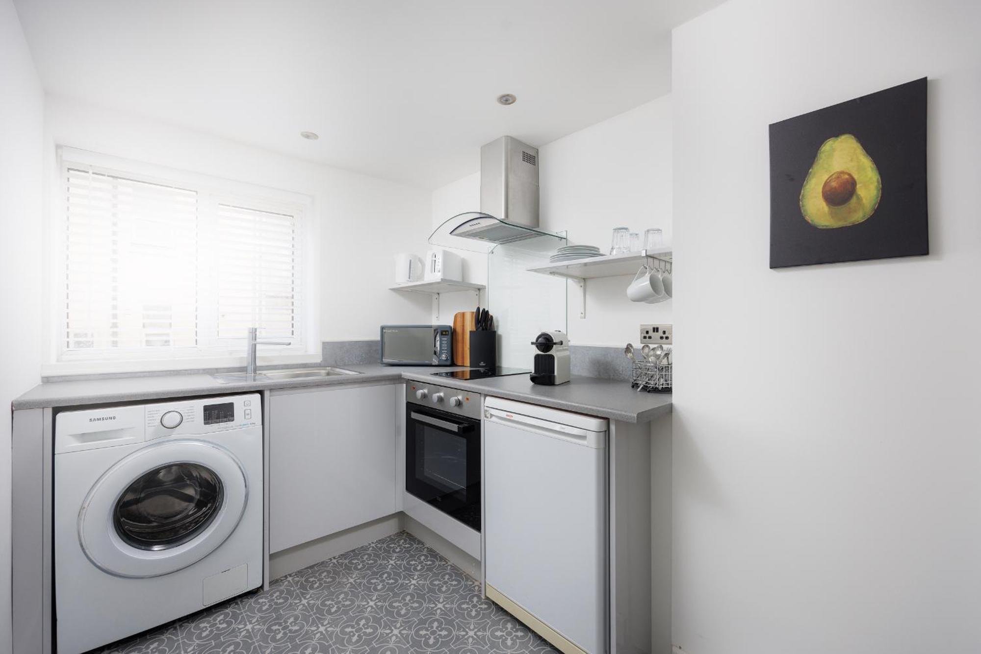 Boujis Central Plymouth Apartment - Sleeps 4 - Habita Property Bagian luar foto